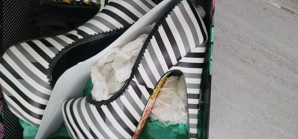 Taylor Says Pop preto/cinza tamanho 9 - Imagem 2 de 4