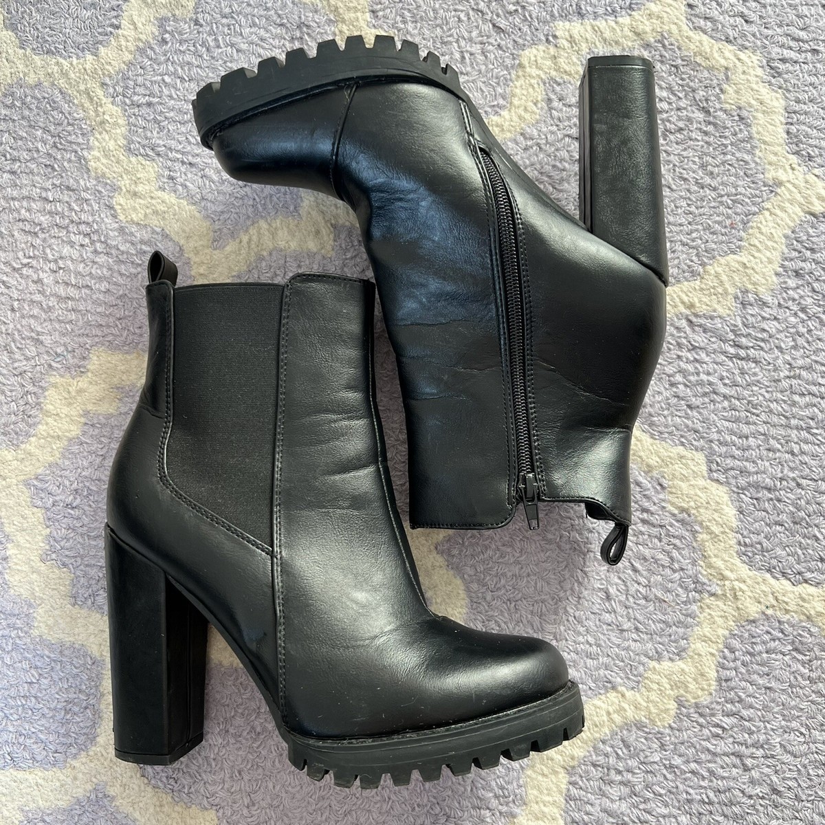 Nasty Gal Size US Chealsea Heeled Boots Chunky Black Faux