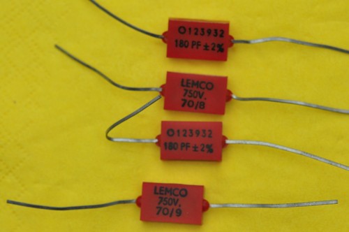 5 X Glimmerkondensator 270 pF; 2%; 750V; aus Bundeswehr - Bestand /MIL-Quality