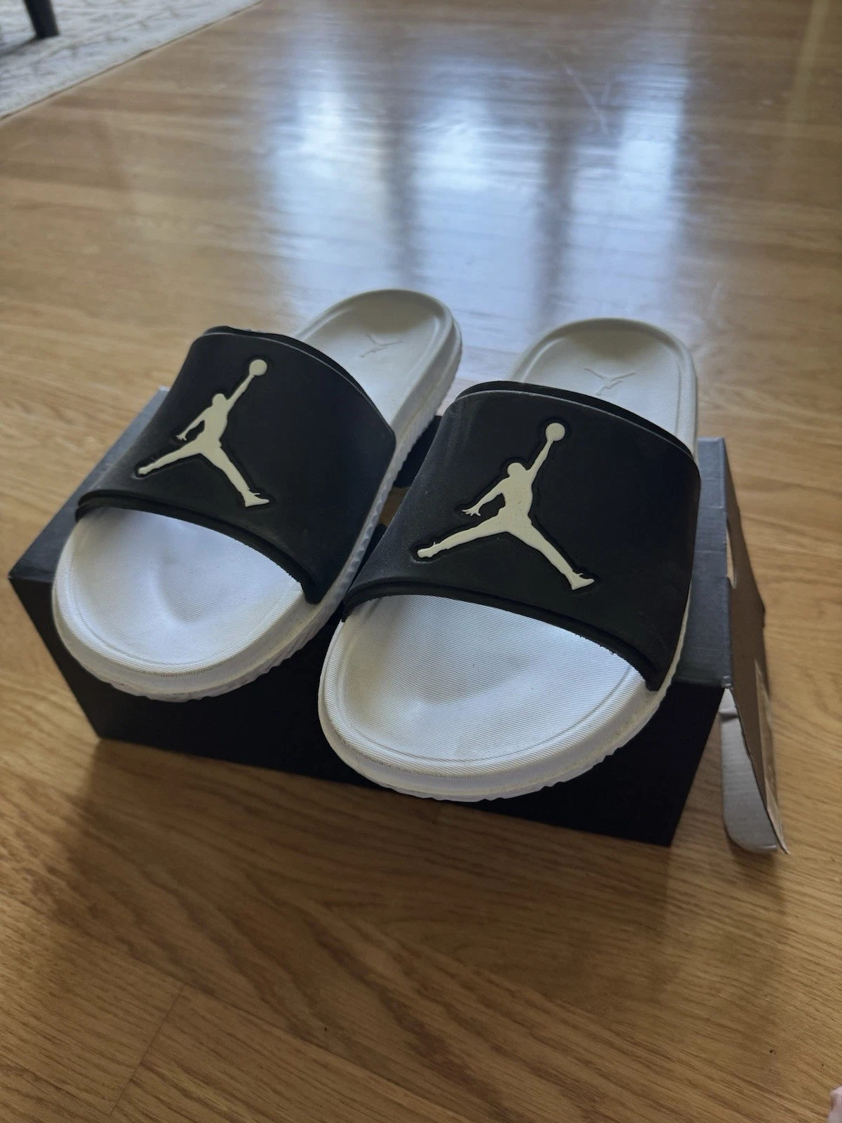 Jordan Jumpman Slide Men's Sandals Black/White Logo Slip-On Cushioned US 10
Opens in a new window or