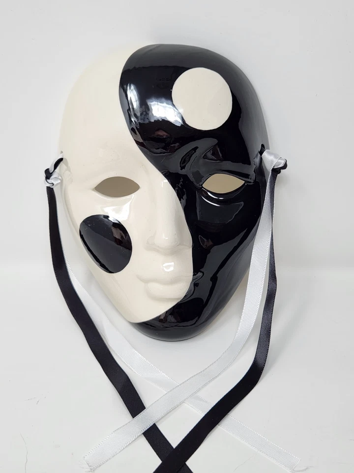 Máscara Zen Yin Yang Negra Blanca Colgante de Pared Pintada a Mano Cerámica Decorativa Foto 3 de 4