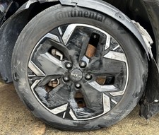 KIA NIRO SG2 ALLOY WHEEL BLACK DIAMOND CUT & TYRE 215/55/17 2023-2027 52910AO000