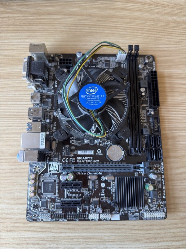Intel i5-6600 3.30 GHz + Gigabyte GA-H110M Motherboard + Fan