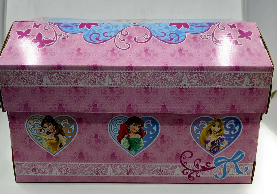 Disney Princesa Conjunto de Vestir Disfraz Baúl Ariel Belle Rapunzel 27 Piezas Nuevo Foto 2 de 4