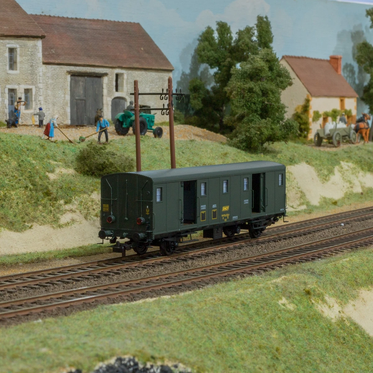 Voiture BACALAN 3ème classe C11myfi 12452 SNCF Ep.IIIa - HO 1/87 - REE