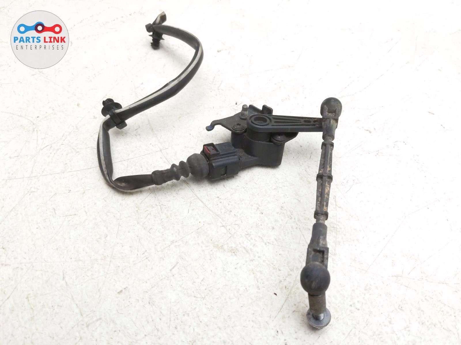 2016-20 BENTLEY BENTAYGA REAR LEFT AIR SUSPENSION HEADLIGHT HEIGHT LEVEL SENSOR