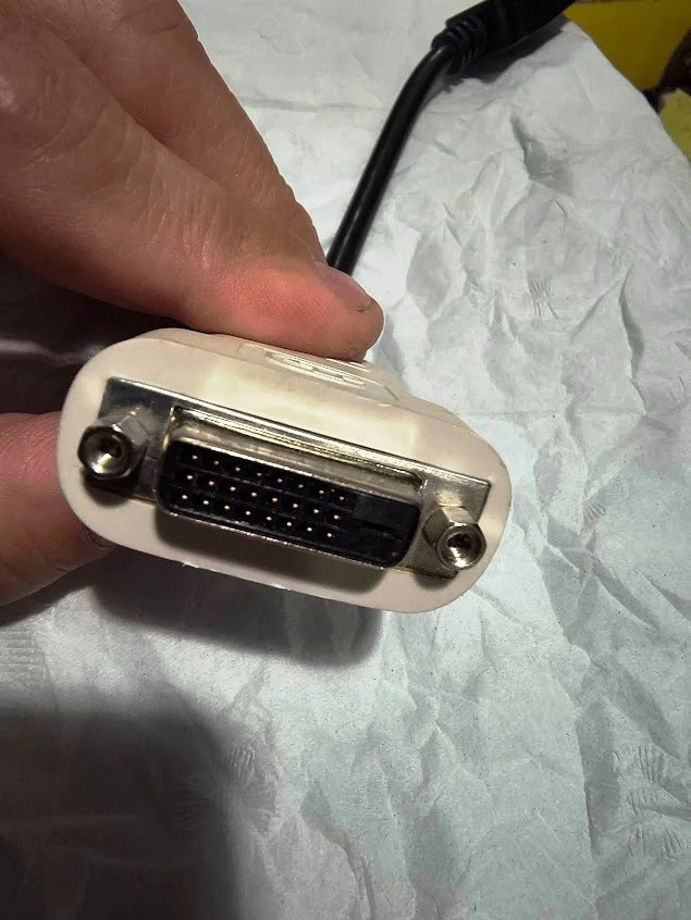 Bizlink DVI Female to Display Port Cable 9 Inches - Image 2 of 4