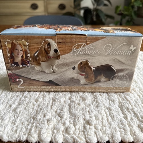 NEW Pioneer Woman Stoneware Salt Pepper Shakers Charlie And Walter, Basset Hound - Picture 5 of 5