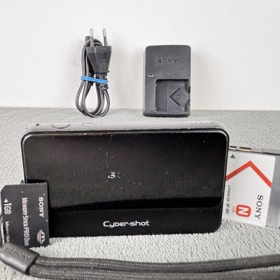 Sony Cyber-Shot DSC-T110 16.1 MP Carl Zeiss 4x Optical Zoom Digital Camera Set