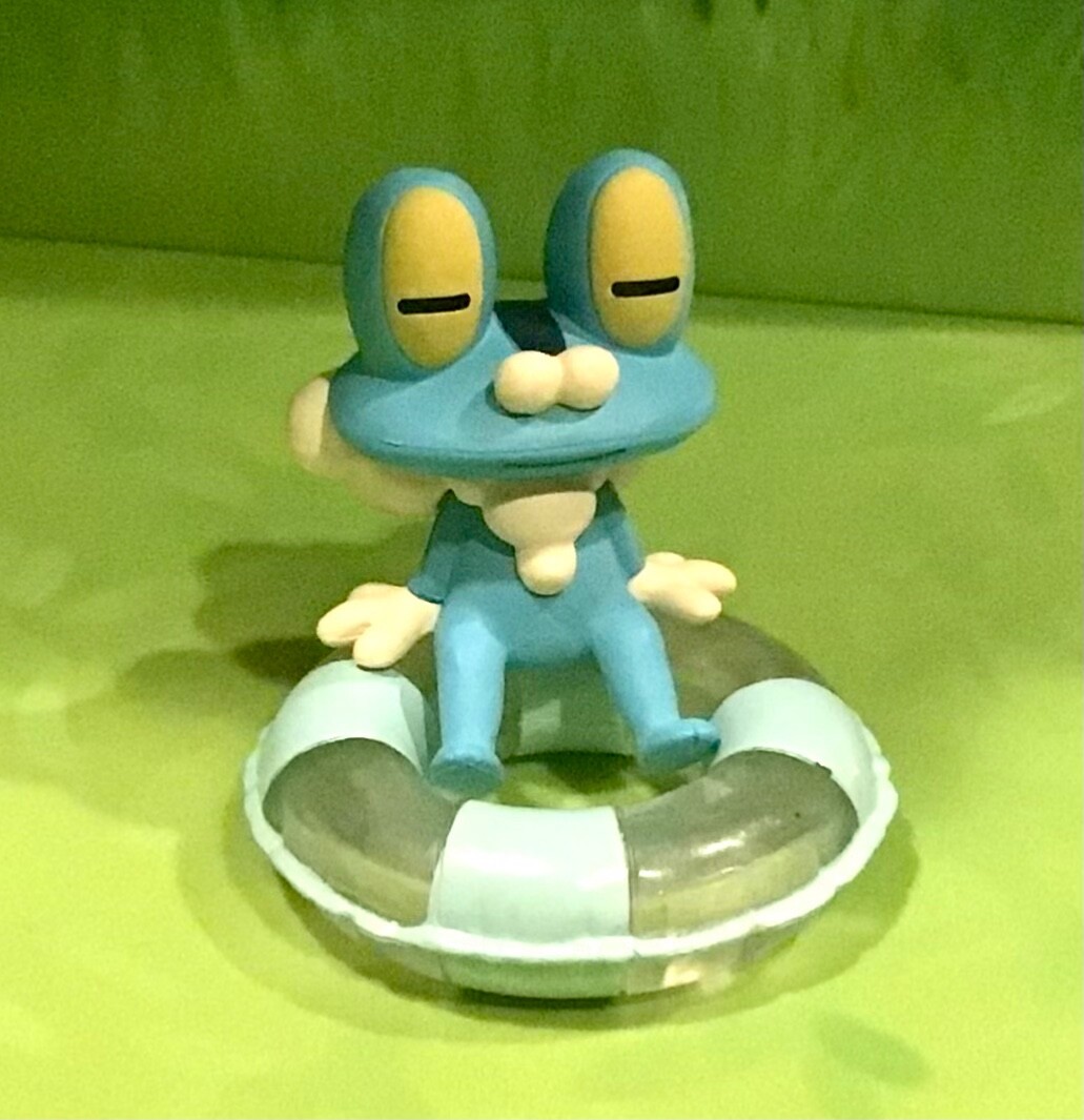 POKEMON FROAKIE on TUBE SUMMER SUNSHINE MINI FIGURE TAKARA T