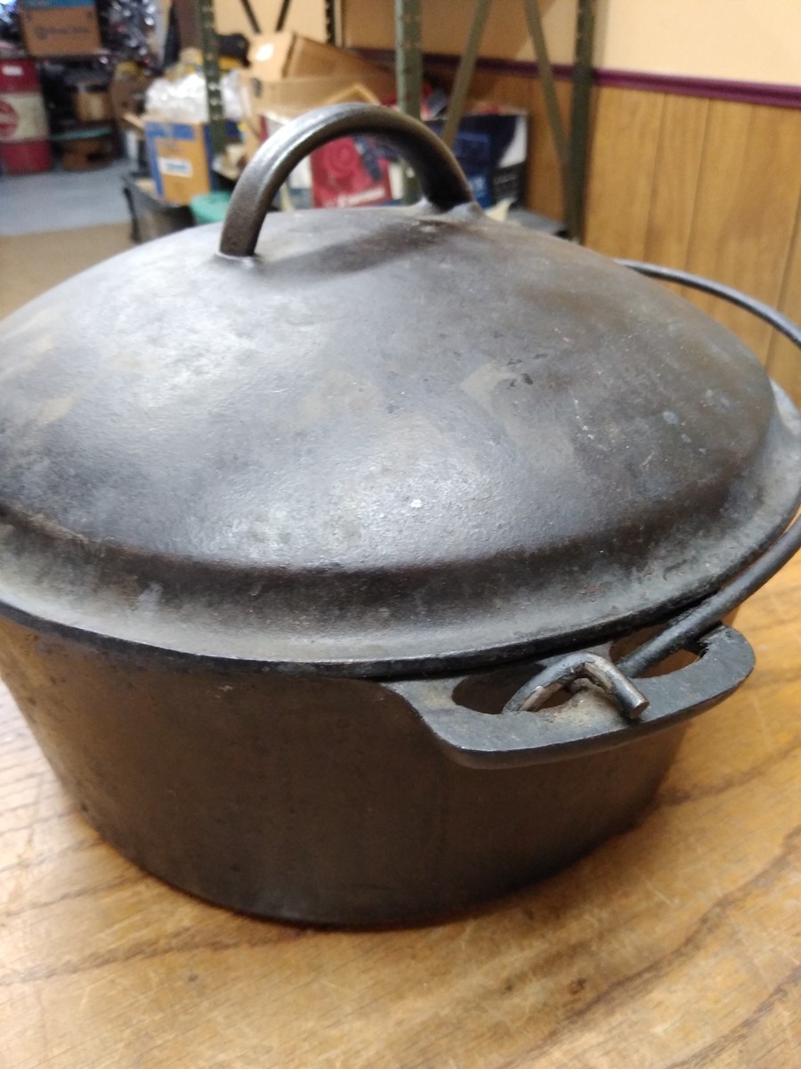 Vintage Lodge #8 Dutch Oven with Lid 10 1/4