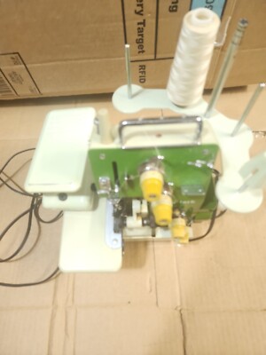 ロックミシン BABY LOCK EA-605 Baby lock EA 605 serger sewing machine W Foot Pedal Runs Untestd