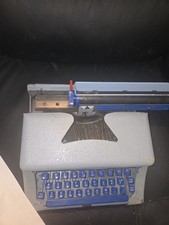 Vintage Tom Thumb Children's Manual Typewriter thumbnail