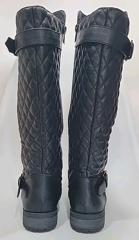 Botas hasta la rodilla FOREVER MANGO-21 para dama talla 6,5 negras/doradas con cremallera lateral y detalles con hebilla Foto 4 de 4
