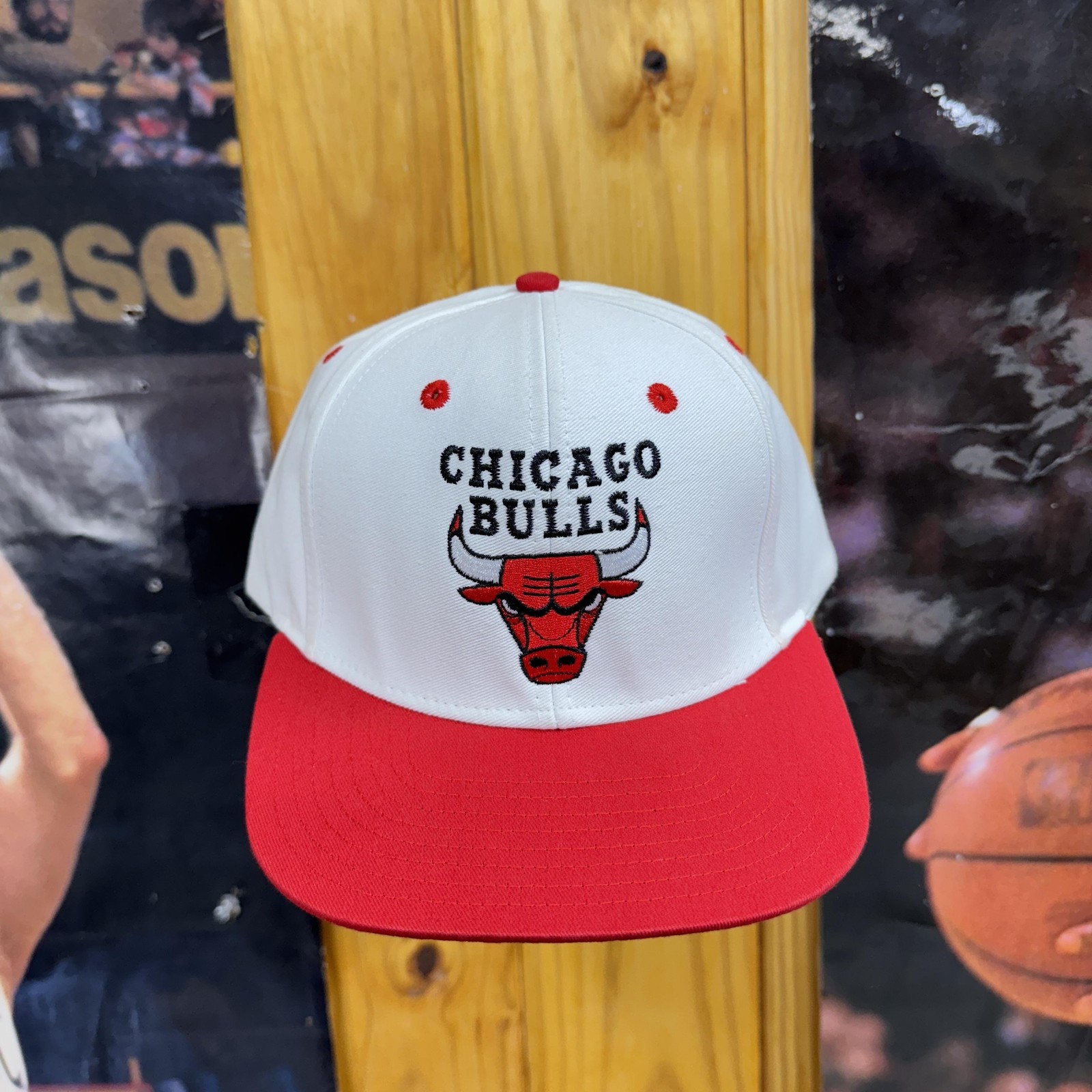 Chicago Bulls Hat Cap Snap Back Mens One Size White Red NBA Basketball Adidas