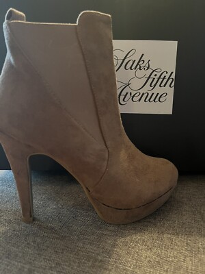Gorgeous beige suede ankle boots size 7