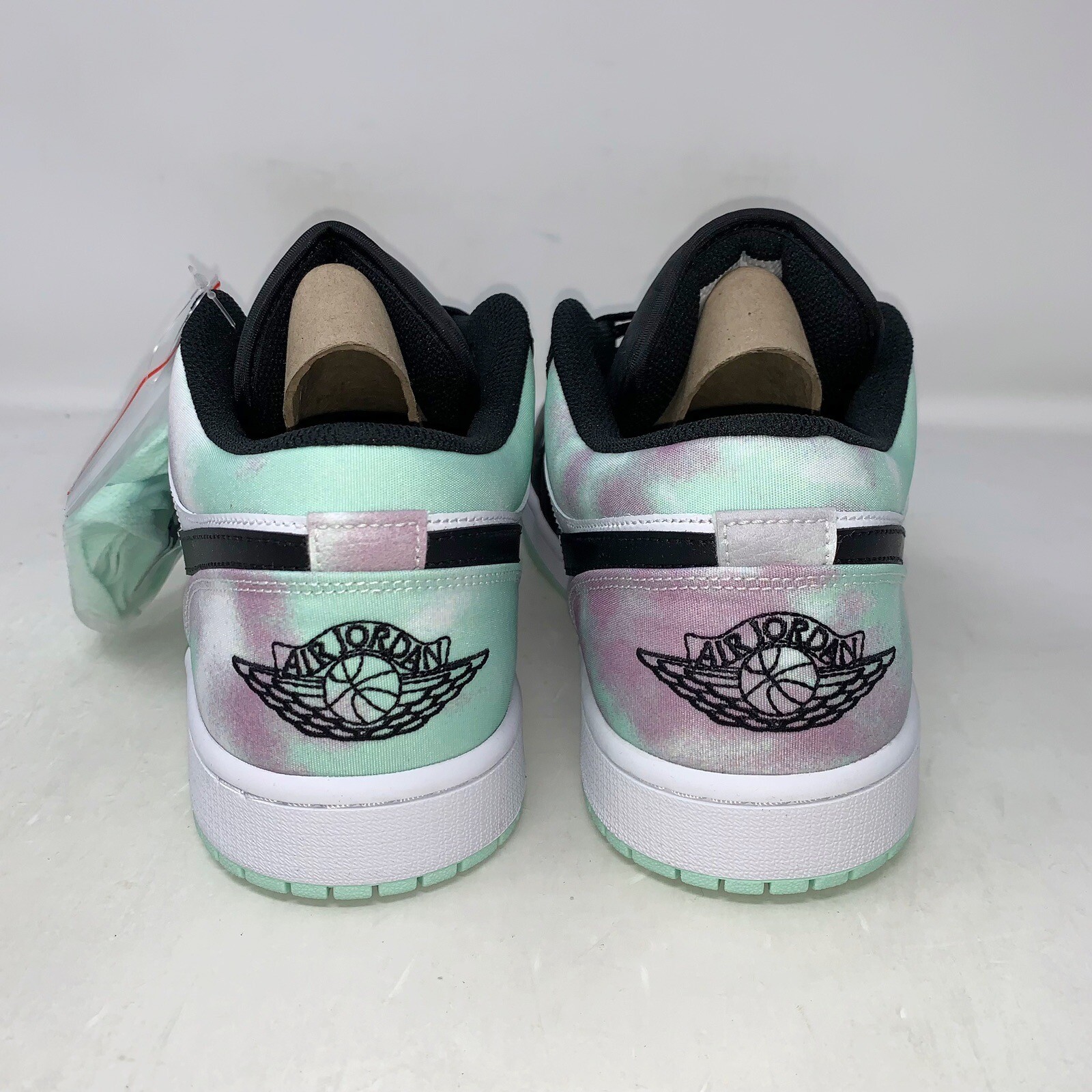 jordan low 1 mint