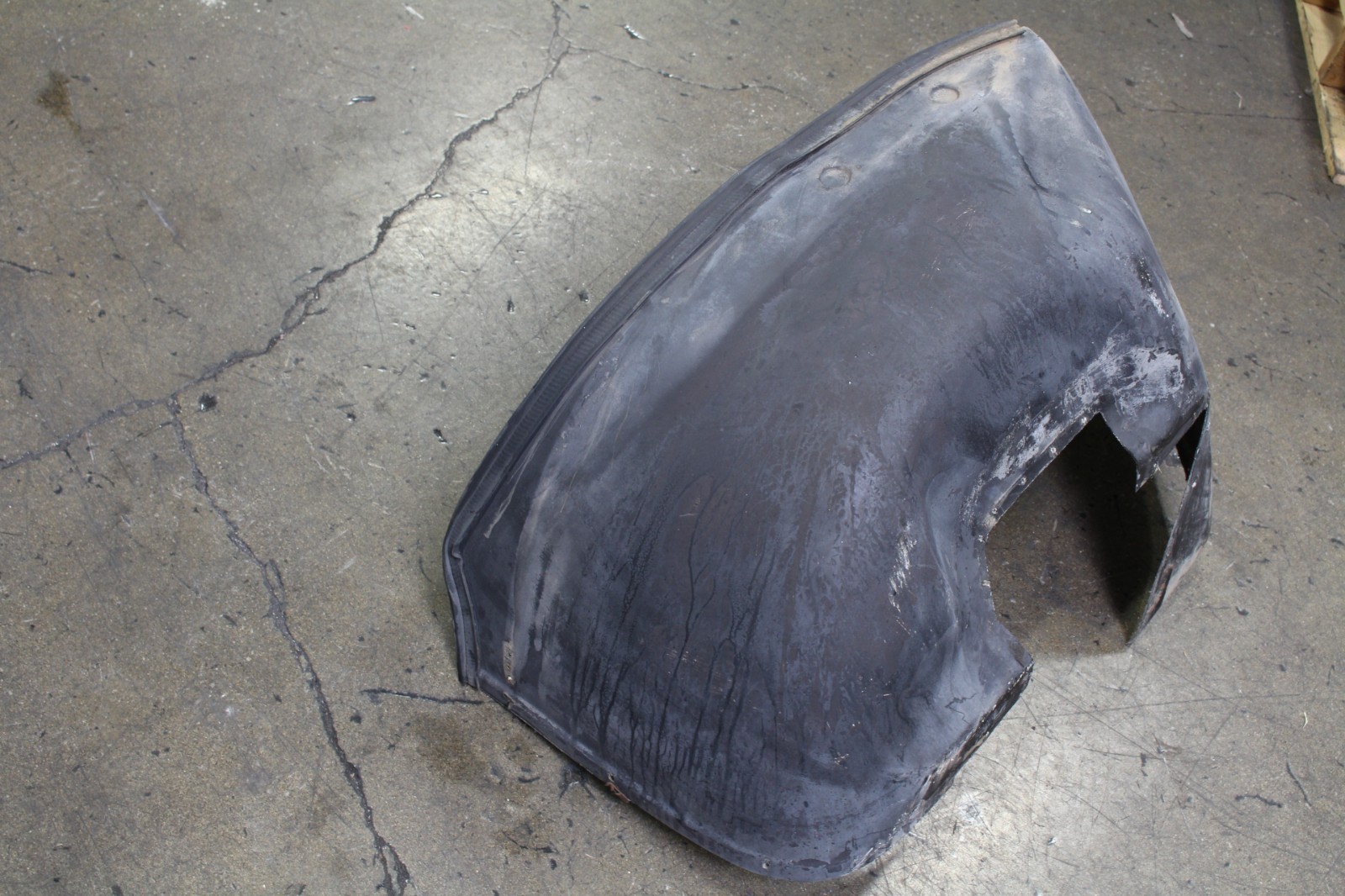 Ferrari Mondial, RH, Right, Front Main Inner Fender Liner, Used, P/N 60615700