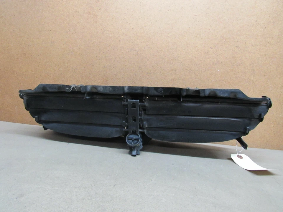 2004-2007 BMW 525I ПЕРЕДНЯЯ РЕШЕТКА ЗАТВОР - Изображение 3 из 4