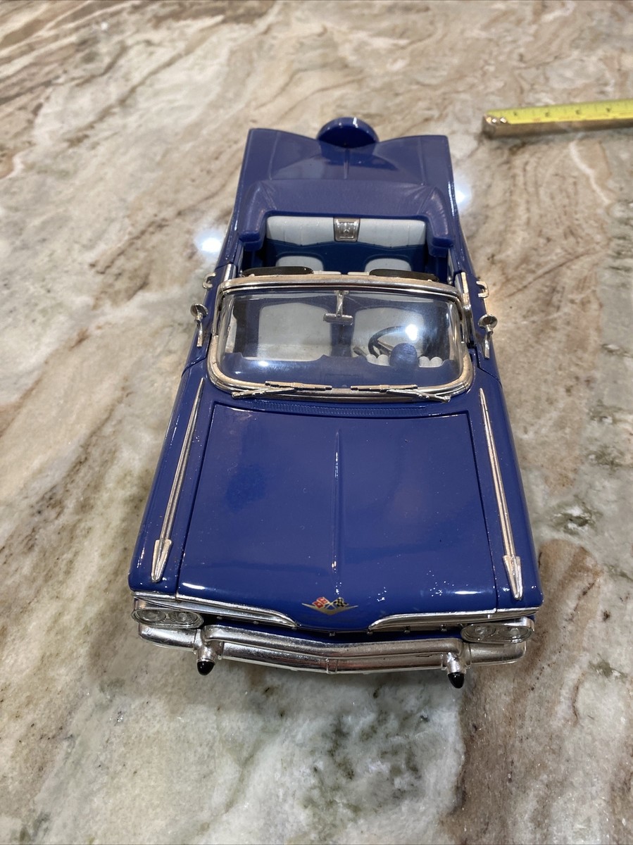 Road Tough 1959 Chevrolet Impala Convertible 1/18 Blue Diecast