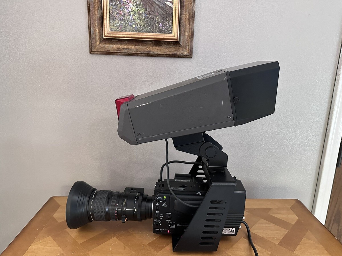 Panasonic WV-D5100HS Camera WV-5100HS & TV Zoom Lens Viewfinder