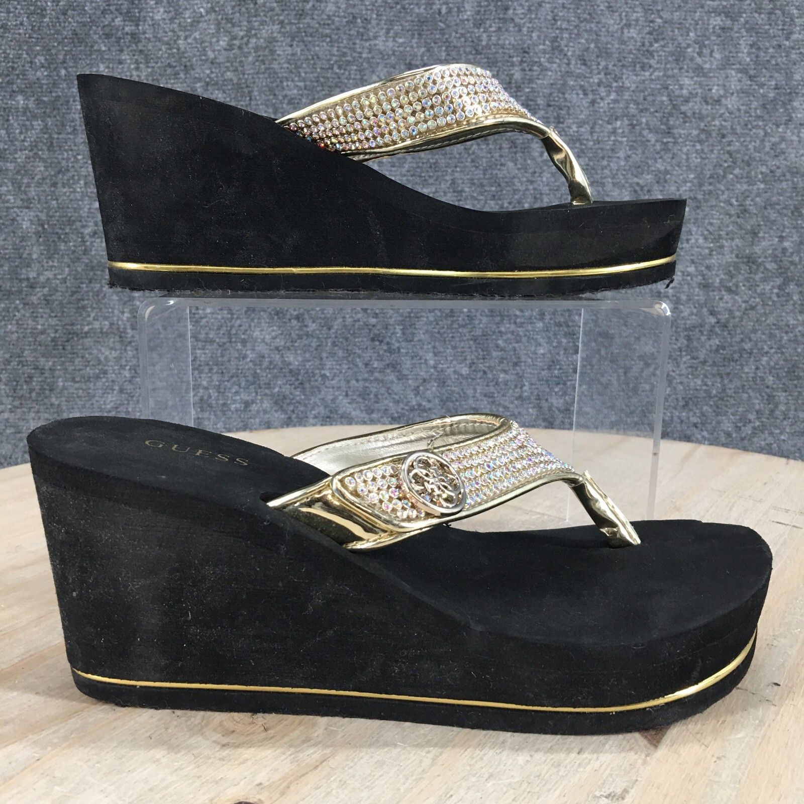 Guess Sandals Womens 6 M Sarraly Studded Thong Gold Faux Leather Wedge