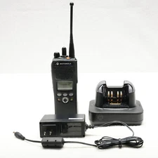MOTOROLA XTS2500 Model II UHF 450-520Mhz Radio H46SDF9PW6BN w/ Impres2 Charger
