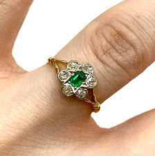Emerald & Diamond Ring 18 ct Gold Daisy Flower Cluster 750 Yellow Gold - Size J