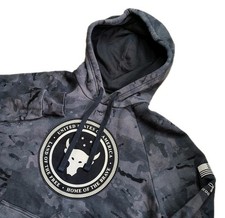 Under Armour Project Rock Veterans Day Freedom Hoodie Mens Medium Gray Camo