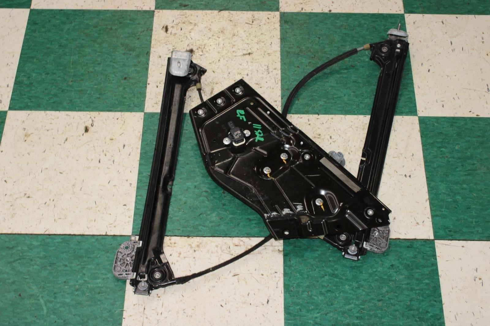 Maserati Ghibli 2014-2022 Right Window regulator