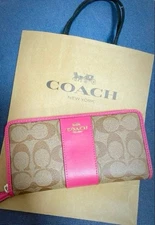 Super beautiful COACH long wallet pink