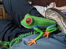 Discovery Kids Vintage Red-eyed Tree Frog Phone