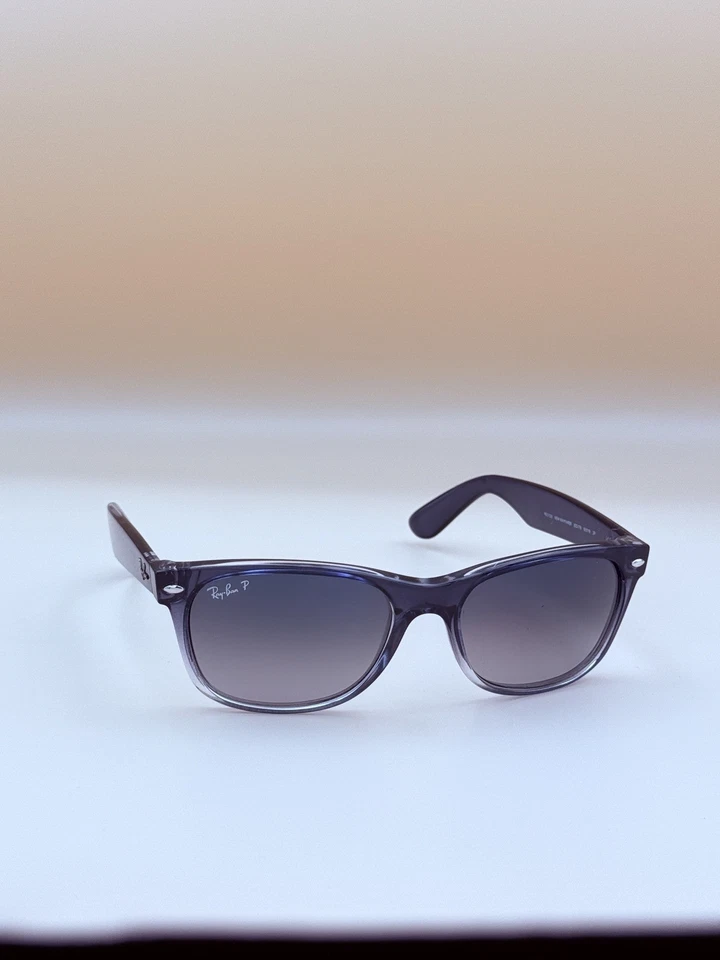 Gafas de sol Ray-Ban, lentes polarizadas, RB 2132 nuevas Wayfarer 822/78 3P, 52-18 Foto 2 de 4