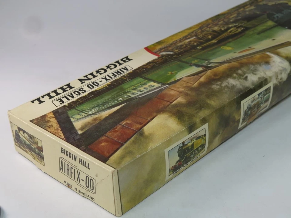 VINTAGE AIRFIX OO MODEL RAILWAY KIT Biggin Hill SEALED in Red Stripe Box - Image 2 of 4