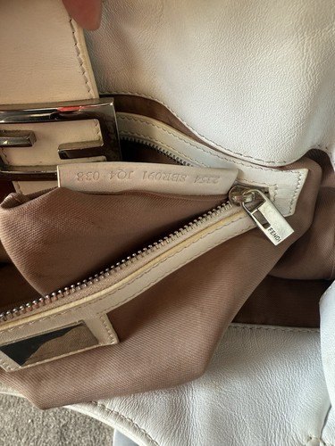 Vintage Y2K FENDI White Leather Shoulder Bag w/ Silver Hardware - Picture 13 of 13