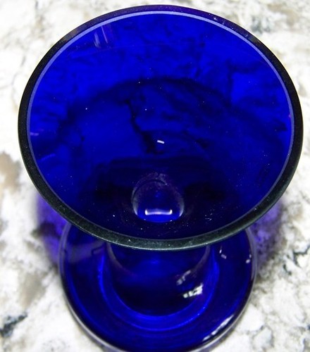 JARRÓN COLECCIONABLE DE COLECCIÓN DE VIDRIO AZUL COBALTO MOLDEADO DE COLECCIÓN 6" JARRÓN DE COLECCIÓN ALTO - Imagen 4 de 5