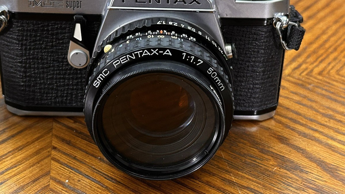 Pentax ME Super 35mm SLR Camera Kit w/ 50mm Lens Excellent