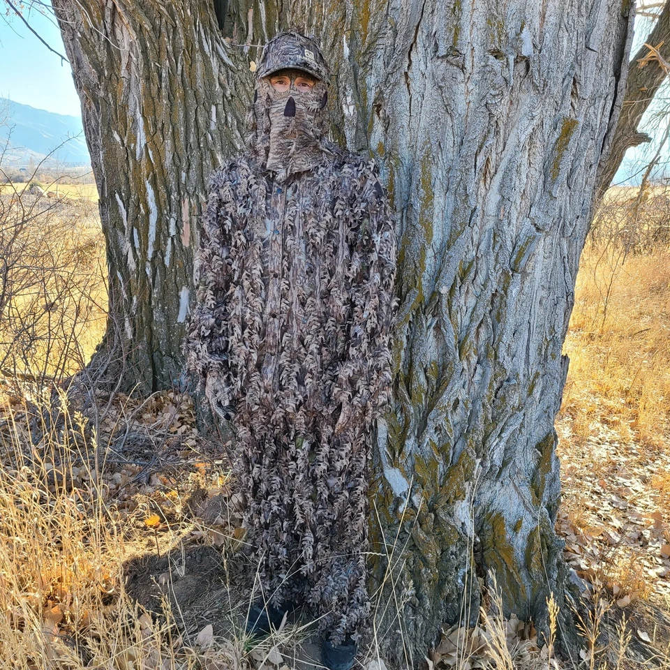 REALTREE XTRA GREEN® Leafy Camo Front Face Concealment - Adjustable - Image 4 of 4