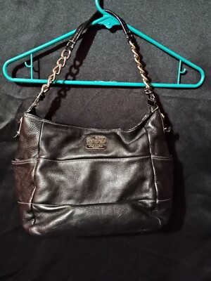 Coach black leather shoulder bag, good condition, some signs of wear  by zipper