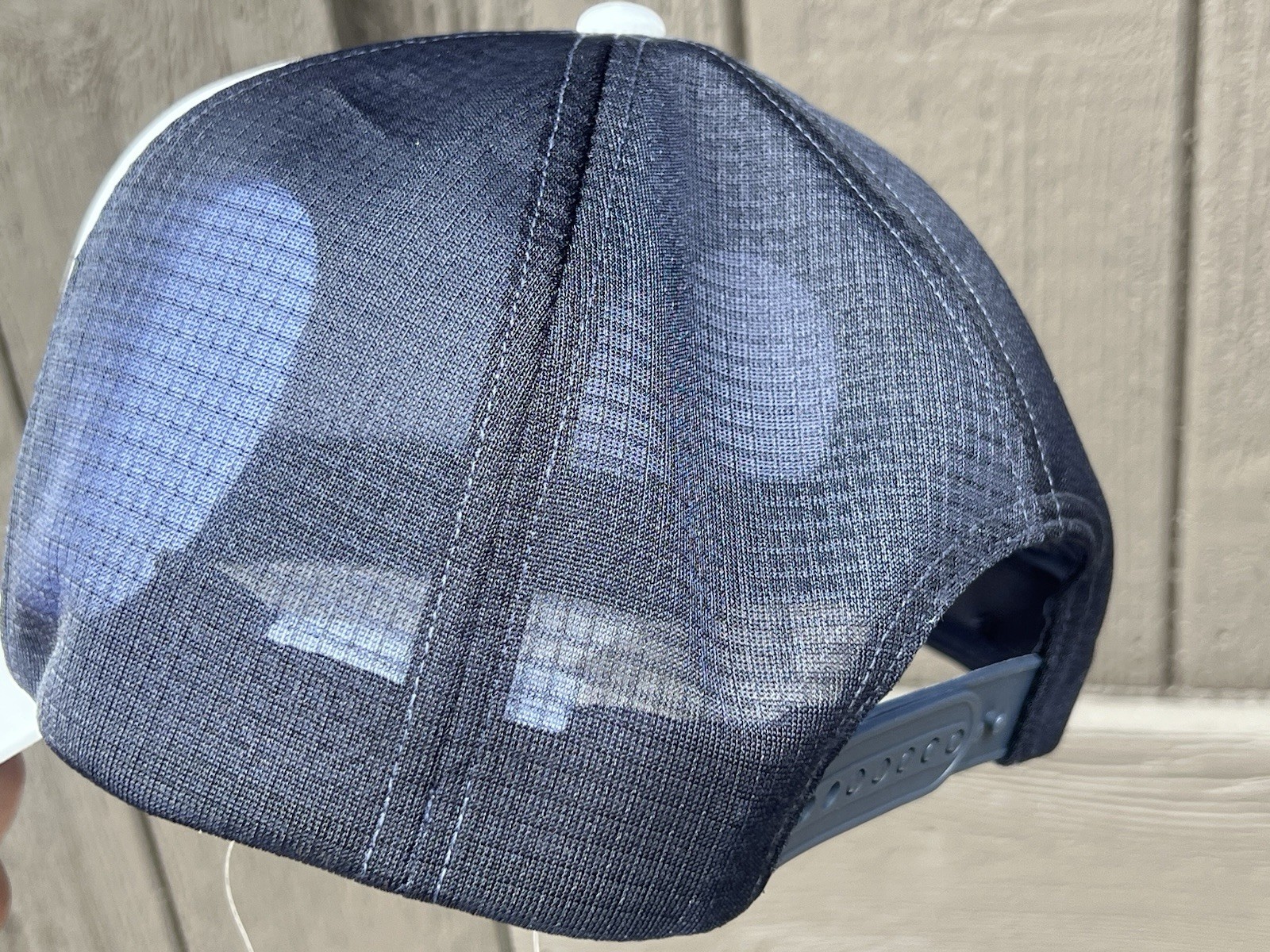 ARC'TERYX Cappello Berretto Curvo Arc’teryx Bird Word Trucker Nuovo con etichette Colore: Solitudine Zaffiro Nero