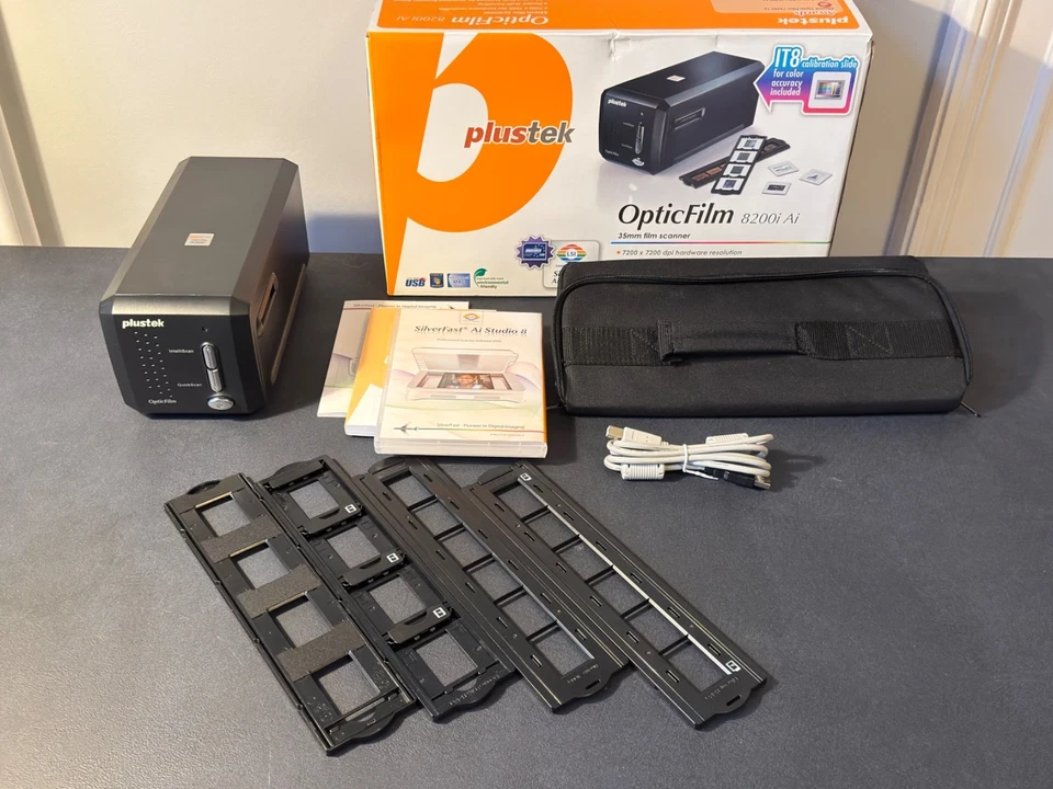 Plustek OpticFilm 8200i Ai Filmscanner in Originalverpackung