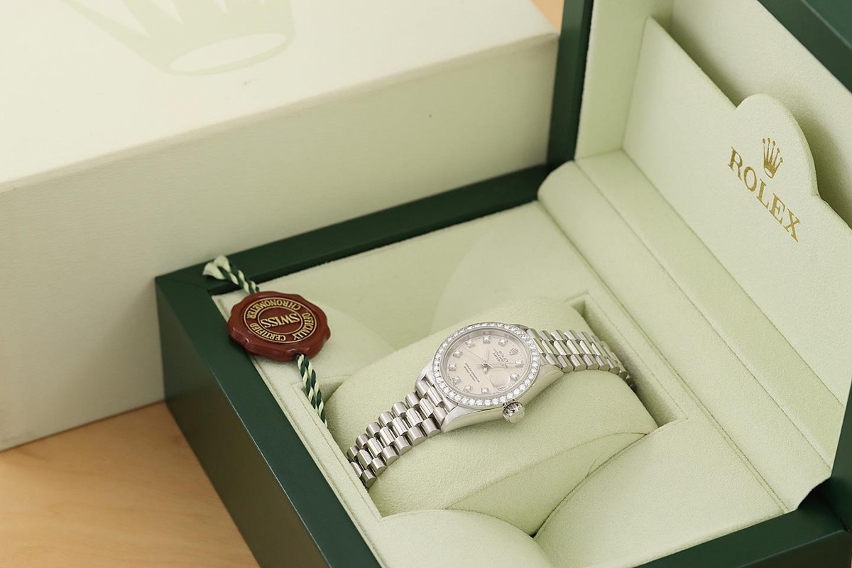 ROLEX LADIES DATEJUST 69136 SILVER FACTORY DIAMOND PLATINUM