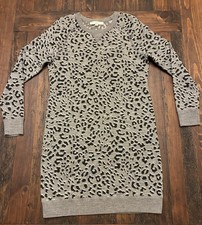 Loft Grey Black Animal Print Sweater Dress Size Medium Long Sleeve Warm Cozy EUC