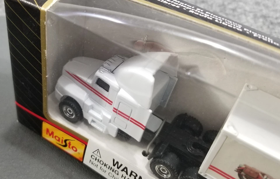 MAISTO TRANSPORT HAULER INDIAN MOTORCYCLE SEMI TRUCK & TRAILER DIECAST METAL IOP - Image 3 of 4