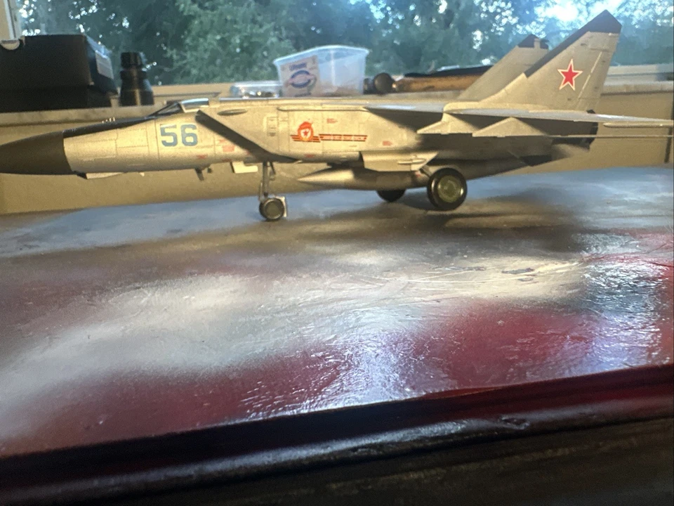 Modelo de avión 1/48 MiG-25PD ICM acabado profesional Foto 3 de 4