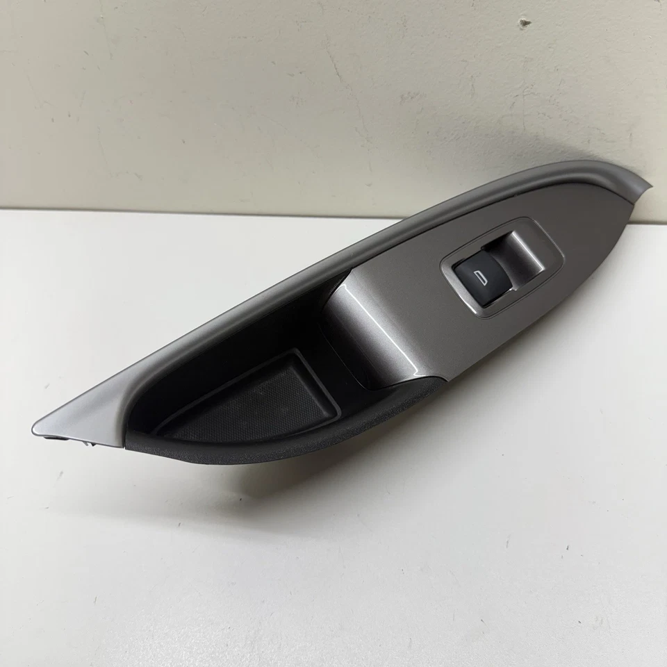 2024-2025 CHEVROLET MALIBU PUERTA DELANTERA DERECHA VENTANA INTERRUPTOR MOLDURA BISEL OEM Foto 2 de 4