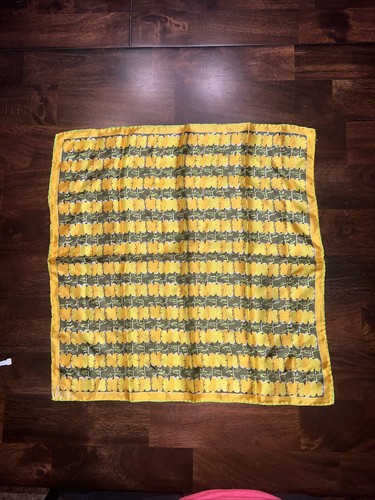 Vintage Vera silk 19x19” scarf yellow/golden fruit