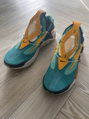 nike adapt huarache on feet