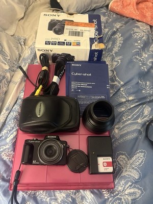 Sony CyberShot DSC-H10-RETRO Vibe Dig Camera-SD Card & Accessories In Box-Exc.