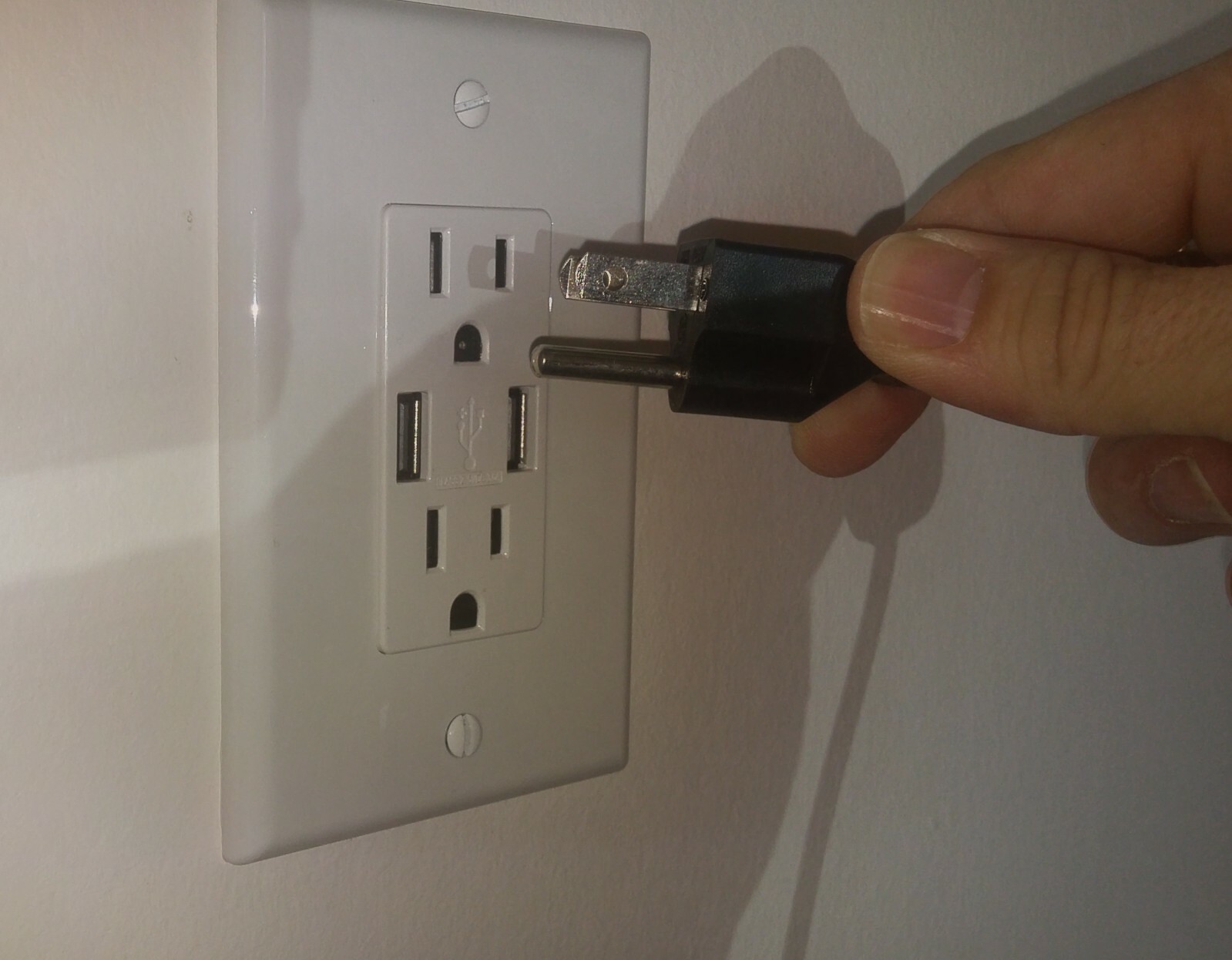 Hidden 4K/2K/1080P IP WIFI Security SIDE SLOT Camera AC Receptacle Wall